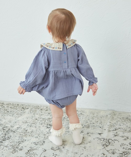 pairmanon（ペアマノン）の「【ベビー】フリル衿 刺繍 セットアップ（その他ベビーウェア・キッズ・カーキ/ラベンダー/ブルー・80/70）」の8枚目の写真