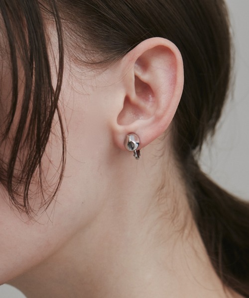 ciite' surgical stainless(シーテサージカルステンレス)の「【 金属アレルギー対応 】 シンプルモチーフイヤリング サージカルステンレス (両耳用)(イヤリング・レディース・ゴールド/シルバー・FREE)」の2枚目の写真