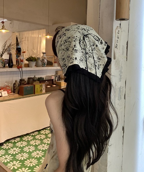 花柄デザインがワンポイントに★CHANEL 25S ヘアバンド ピンク 25S 上品なチェーン柄 /ピンク系】CHANEL ヘアバンド