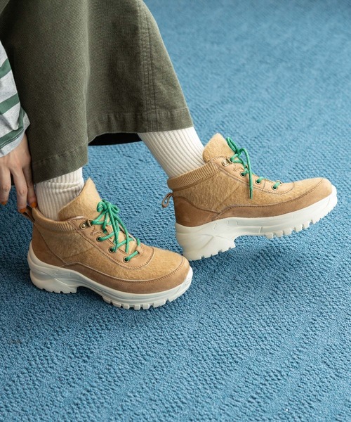 niko and...（ニコアンド）の「オリジナル異素材切り替えショートブーツ（ブーツ・レディース・ブラック/キャメル・MEDIUM/LARGE）」の3枚目の写真