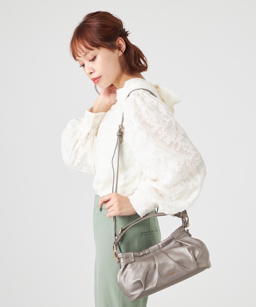 LA BAGAGERIE（ラバガジェリー）の「シープレザー　ギャザーミニバッグ（ショルダーバッグ・レディース・ピンク/シルバー系その他/オレンジ/グレイッシュベージュ/ブラック・FREE）」の17枚目の写真