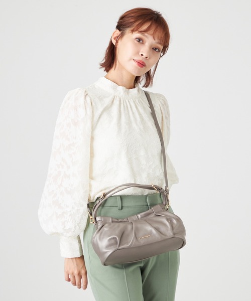 LA BAGAGERIE（ラバガジェリー）の「シープレザー　ギャザーミニバッグ（ショルダーバッグ・レディース・ピンク/シルバー系その他/オレンジ/グレイッシュベージュ/ブラック・FREE）」の14枚目の写真