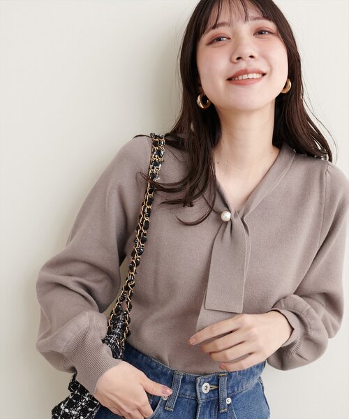 natural couture(ナチュラルクチュール)の「配色使いパール付きボウタイニット(ニット/セーター・レディース・アイボリー/サックスブルー/ボルドー/モカ/その他1・FREE)」の13枚目の写真