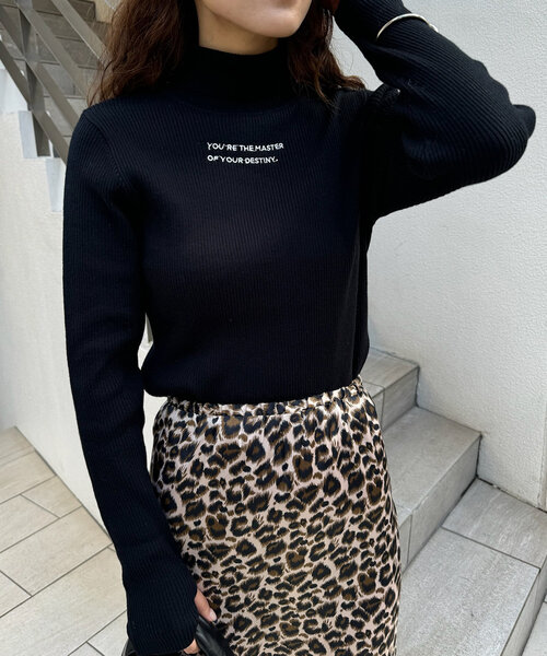 mline（エムライン）の「[mline]ロゴ刺繍タートルニット（ニット/セーター・レディース・ピンク/レッド/ブラック/ブルー/オフホワイト・FREE）」の3枚目の写真