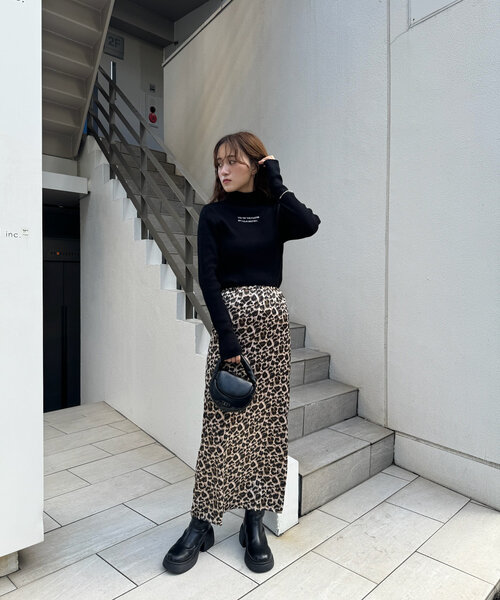 mline（エムライン）の「[mline]ロゴ刺繍タートルニット（ニット/セーター・レディース・ピンク/レッド/ブラック/ブルー/オフホワイト・FREE）」の17枚目の写真