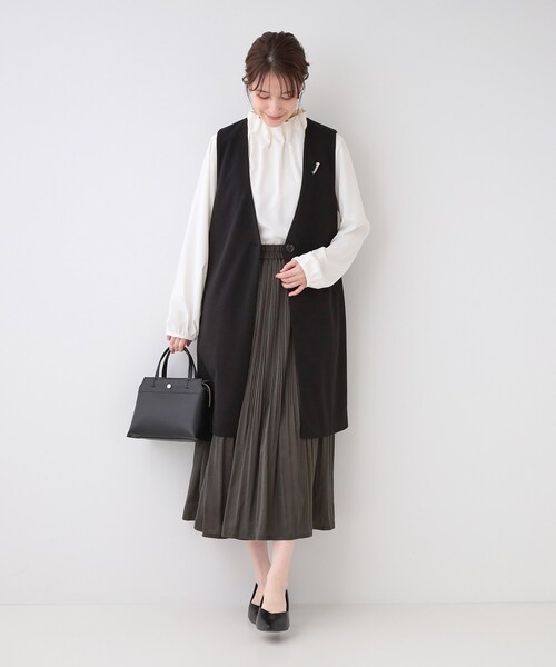 SHOO・LA・RUE（シューラルー）の「【セレモニーにも】ひらりと揺れる上品シルエット サテンプリーツスカート（スカート・レディース・チャコールグレー/ライトグレー/ブラック・00）」の21枚目の写真