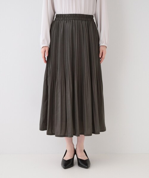 セレモニーにも】ひらりと揺れる上品シルエット サテンプリーツ