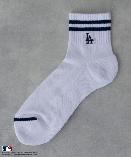 MLB(メジャーリーグベースボール)の「【3足組】ワンポイントロゴラインソックス(クォーター丈)(ソックス/靴下・メンズ・ホワイト/ブラック・25-27CM)」の3枚目の写真