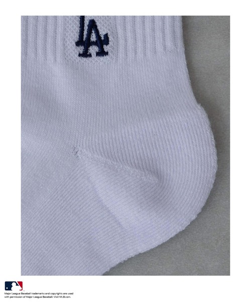 MLB(メジャーリーグベースボール)の「【3足組】ワンポイントロゴラインソックス(クォーター丈)(ソックス/靴下・メンズ・ホワイト/ブラック・25-27CM)」の7枚目の写真