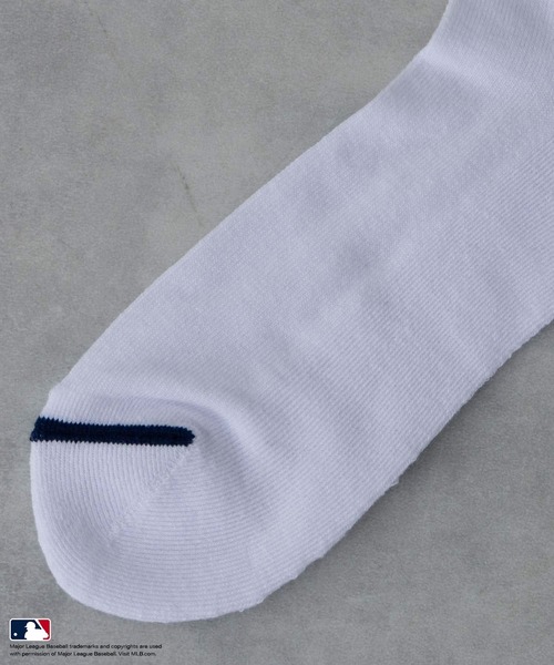 MLB(メジャーリーグベースボール)の「【3足組】ワンポイントロゴラインソックス(クォーター丈)(ソックス/靴下・メンズ・ホワイト/ブラック・25-27CM)」の8枚目の写真