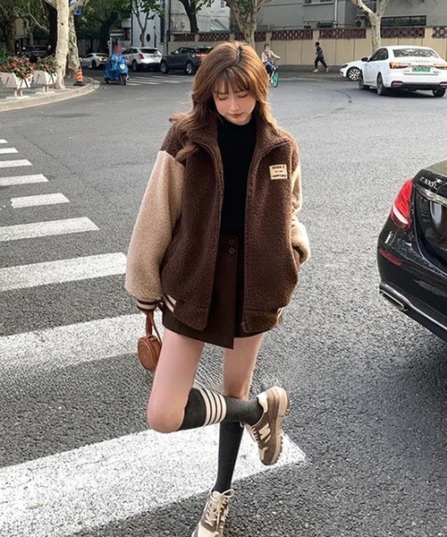 SHEPP（シープ）の「ワッペンボアスタンドジャケット（ブルゾン・レディース・ブラック/ブラウン・L/M）」の3枚目の写真