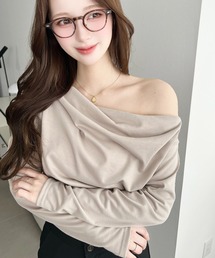 オフショルドレープ長袖プルオーバー