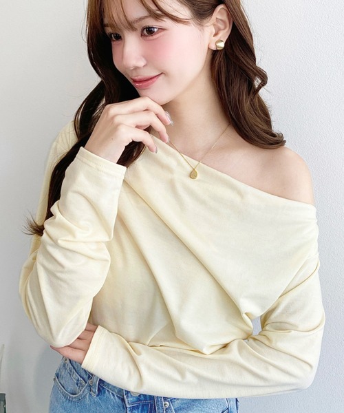 moment+(モーメントプラス)の「オフショルドレープ長袖プルオーバー(Tシャツ/カットソー・レディース・杢グレー/グレイッシュベージュ/イエロー/ブラック/オフホワイト/サックスブルー/ピンク・M/L)」の6枚目の写真