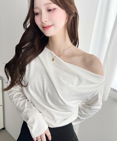 moment+(モーメントプラス)の「オフショルドレープ長袖プルオーバー(Tシャツ/カットソー・レディース・杢グレー/グレイッシュベージュ/イエロー/ブラック/オフホワイト/サックスブルー/ピンク・M/L)」の19枚目の写真