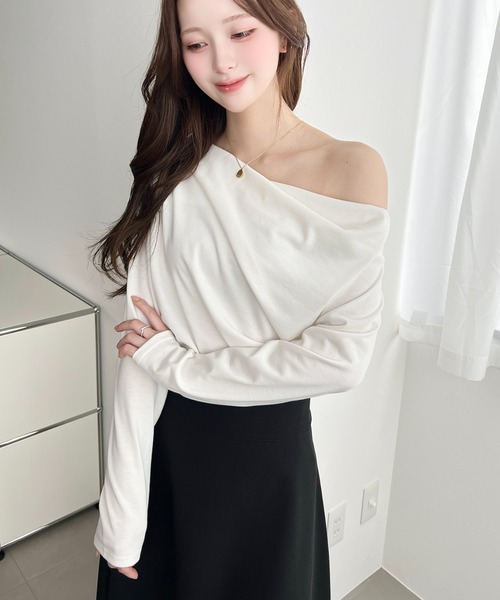 moment+(モーメントプラス)の「オフショルドレープ長袖プルオーバー(Tシャツ/カットソー・レディース・杢グレー/グレイッシュベージュ/イエロー/ブラック/オフホワイト/サックスブルー/ピンク・M/L)」の20枚目の写真