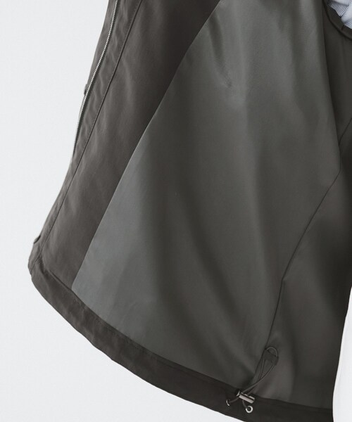 UNTITLED（アンタイトル）の「【撥水/軽アウター】オーバーマウンテンパーカー（ブルゾン・レディース・アイボリー/チャコールグレー/ベージュ・00/01/02/03/04/42/44/46/50/48）」の15枚目の写真