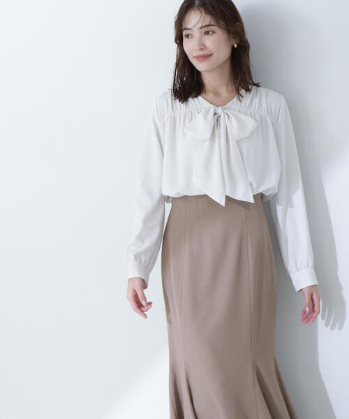 NATURAL BEAUTY BASIC(ナチュラルビューティーベーシック)の「◇Vネックリボンタイブラウス(シャツ/ブラウス・レディース・ラベンダー/オフホワイト/ネイビー・MEDIUM/SMALL)」の15枚目の写真