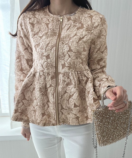 Futier land（フューティアランド）の「【オケージョン対応】ジャガードフラワーペプラムジャケット（ノーカラージャケット・レディース・ブラック/ベージュ・MEDIUM/LARGE）」の4枚目の写真
