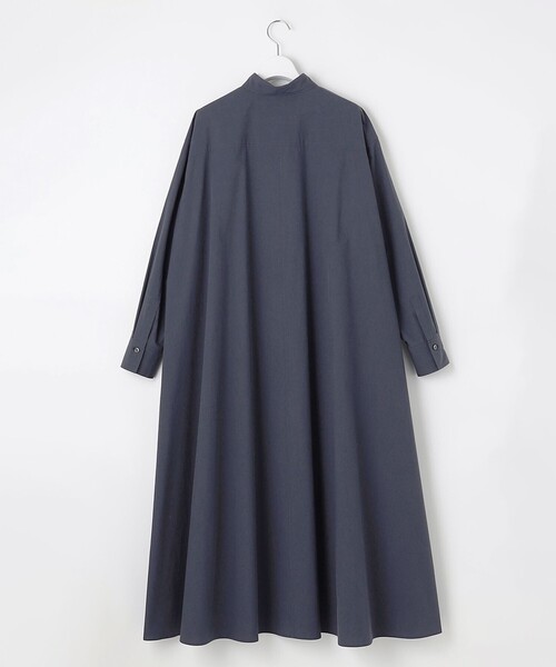 23区 S(ニジュウサンクチイサイサイズ)の「【SLOW/一部店舗限定】タンブラーコットンブロード シャツワンピース(シャツワンピース・レディース・ホワイト系/ダルブルー系/ブルー系・32)」の6枚目の写真