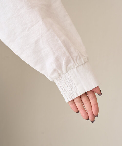 Jena espace merveilleux(ジェナ エスパスメルヴェイユ)の「【ハンサムシャツ】袖ボリュームリネンシャツ(シャツ/ブラウス・レディース・オフホワイト/レッド/ネイビー・FREE)」の18枚目の写真