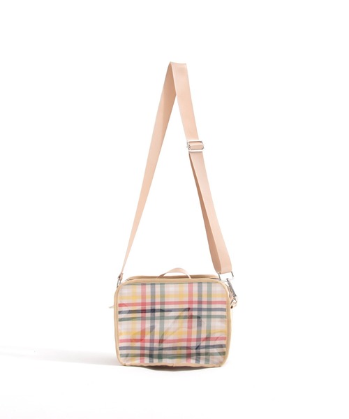 Arnold Palmer(アーノルドパーマー)の「ラミネート × タイベック ショルダーバッグ(ショルダーバッグ・レディース・キャメル/ベージュ/ブラック・F)」の6枚目の写真