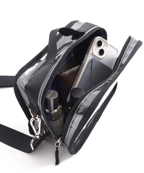 Arnold Palmer(アーノルドパーマー)の「ラミネート × タイベック ショルダーバッグ(ショルダーバッグ・レディース・キャメル/ベージュ/ブラック・F)」の19枚目の写真