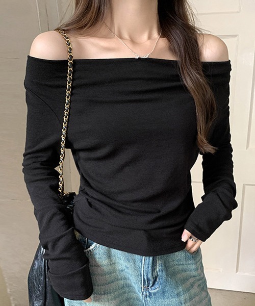 REMUR(レミュール)の「オフショルトップス(Tシャツ/カットソー・レディース・ブラック/ベージュ/グレー・M)」の1枚目の写真