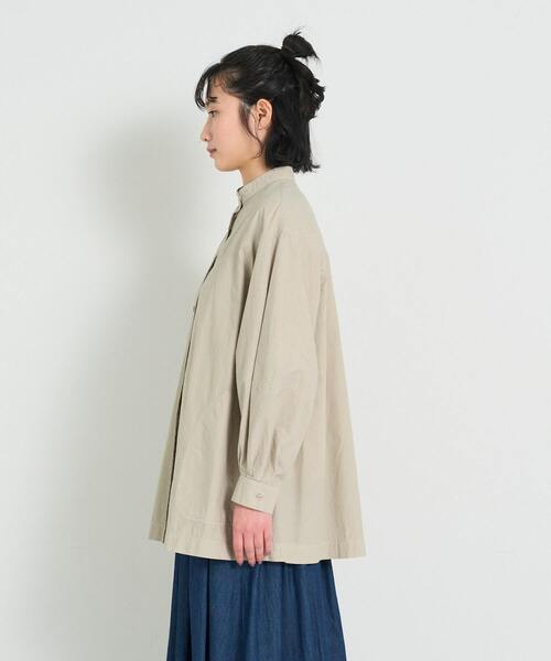 conges payes ADIEU TRISTESSE（コンジェ ペイエ アデュートリステス）の「ステッチワークチュニック（シャツ/ブラウス・レディース・グリーン/チャコールグレー・38）」の17枚目の写真