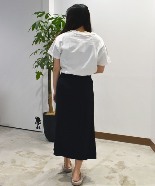 ムラサキスポーツ(ムラサキスポーツ)の「RIKKA FEMME/リッカファム Tシャツ RF25SS09(Tシャツ/カットソー・レディース・ホワイト×ゴールド/ホワイト×シルバー・FREE)」の7枚目の写真