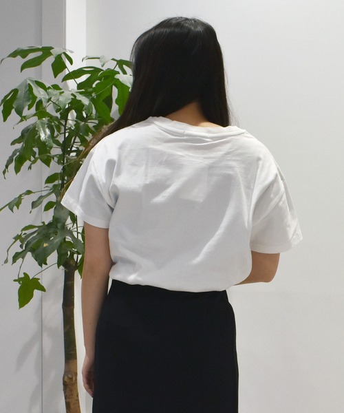 ムラサキスポーツ(ムラサキスポーツ)の「RIKKA FEMME/リッカファム Tシャツ RF25SS09(Tシャツ/カットソー・レディース・ホワイト×ゴールド/ホワイト×シルバー・FREE)」の5枚目の写真
