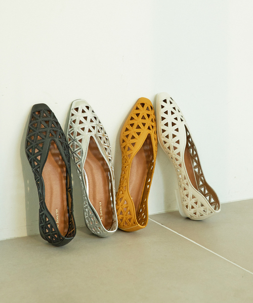 Au BANNISTER（オゥバニスター）の「【Vibram/ヴィブラムソール】フラットパンプス（パンプス・レディース・イエロー/シルバー/アイボリー/ブラック・35/36/37/38/39）」の20枚目の写真