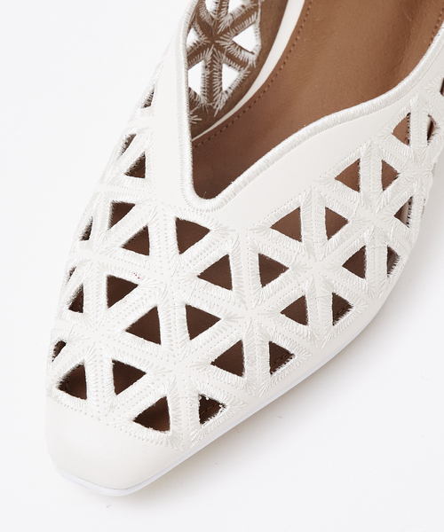 Au BANNISTER（オゥバニスター）の「【Vibram/ヴィブラムソール】フラットパンプス（パンプス・レディース・イエロー/シルバー/アイボリー/ブラック・35/36/37/38/39）」の11枚目の写真