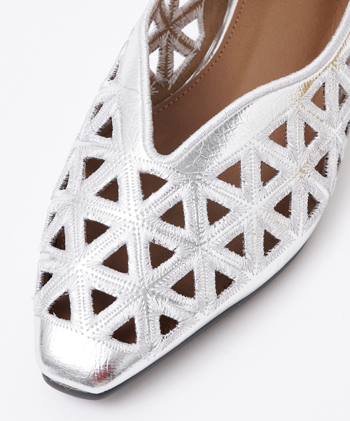 Au BANNISTER（オゥバニスター）の「【Vibram/ヴィブラムソール】フラットパンプス（パンプス・レディース・イエロー/シルバー/アイボリー/ブラック・35/36/37/38/39）」の9枚目の写真