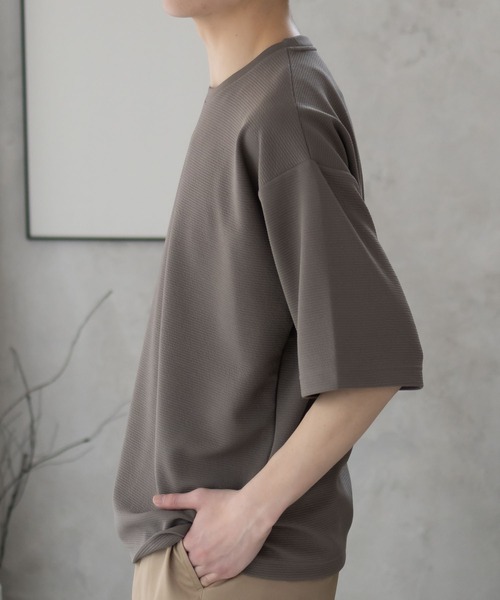 URBAN COLLECTION(アーバンコレクション)の「URBANCOLLECTION AIR Smoosy ドライリップル 無地テーパードTシャツ(Tシャツ/カットソー・メンズ・ブラック/モカ/ホワイト/ライトグレー/グリーン・S/M/L/XL)」の11枚目の写真