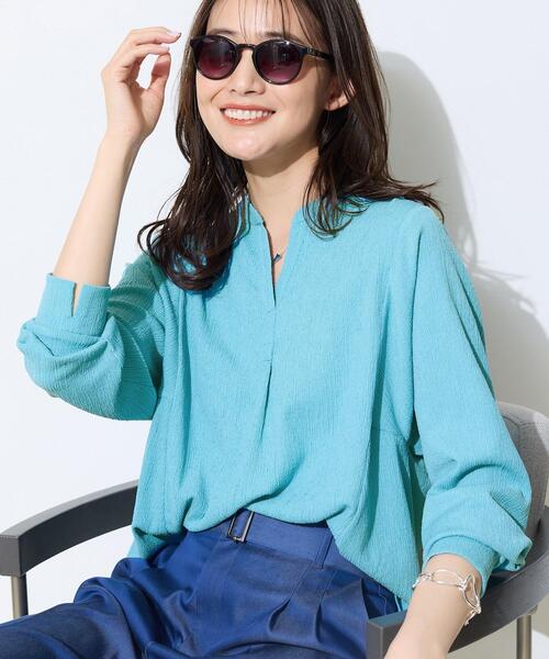 INDIVI(インディヴィ)の「【洗える/凹凸素材】ブラウスライク デザインジャージトップス(Tシャツ/カットソー・レディース・ホワイト系3/ブラック/イエロー系その他/ブルーグリーン・05/13/15 /34/38)」の1枚目の写真
