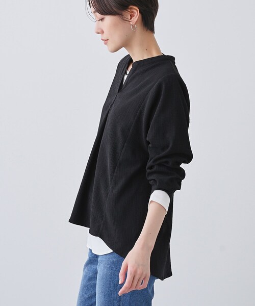 INDIVI(インディヴィ)の「【洗える/凹凸素材】ブラウスライク デザインジャージトップス(Tシャツ/カットソー・レディース・ホワイト系3/ブラック/イエロー系その他/ブルーグリーン・05/13/15 /34/38)」の6枚目の写真