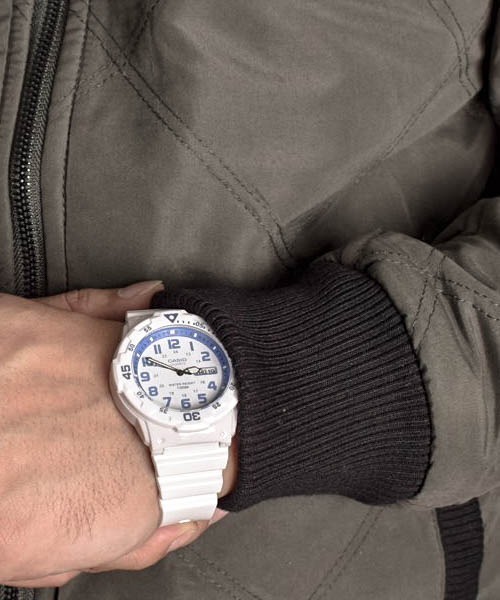 CASIO（カシオ）の「【RS】【CASIO（カシオ）】ダイバーアナログ　腕時計（アナログ腕時計・メンズ・ブラック/ネイビー・FREE）」の5枚目の写真