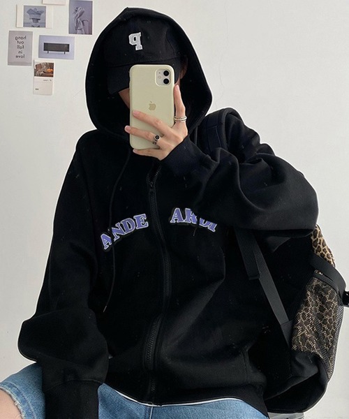 VIBGYOR（ヴィブジョー）の「[NARULA/ナルラ]カレッジスタイル オーバーサイズ ロゴ フーディー(CZ)（パーカー・レディース・グレー/ブラック・FREE）」の7枚目の写真