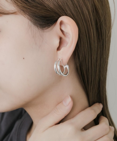 SMELLY（スメリー）の「ダブルラインフープイヤリング（イヤリング・レディース・シルバー・-）」の4枚目の写真