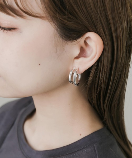 SMELLY（スメリー）の「ダブルラインフープイヤリング（イヤリング・レディース・シルバー・-）」の5枚目の写真