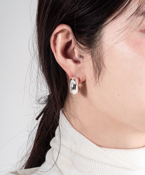 JENNYBIRD(ジェニーバード)の「【JENNY BIRD/ジェニーバード】フープピアス TOME HOOPS - MEDIUM(ピアス(両耳用)・レディース・シルバー/ゴールド・FREE)」の6枚目の写真