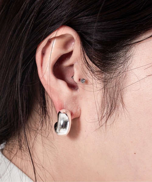 JENNYBIRD(ジェニーバード)の「【JENNY BIRD/ジェニーバード】フープピアス TOME HOOPS - MEDIUM(ピアス(両耳用)・レディース・シルバー/ゴールド・FREE)」の4枚目の写真