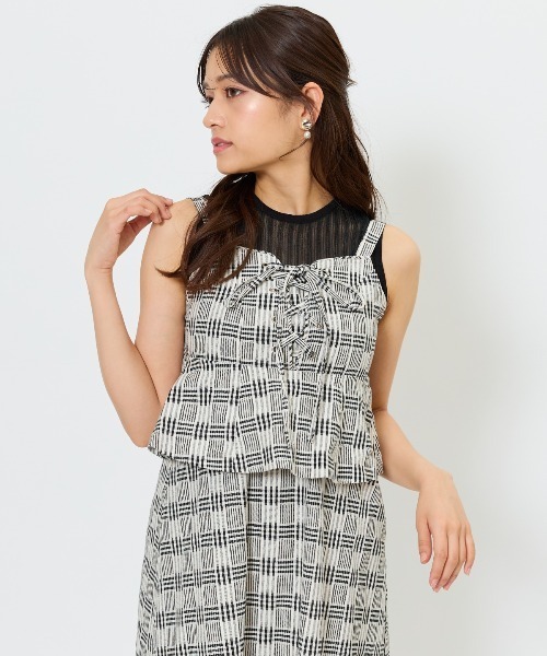 AND COUTURE(アンドクチュール)の「フロントレースアップチェックジャンスカ(ジャンパースカート・レディース・ベージュ系その他/ブラック系その他・FREE)」の6枚目の写真