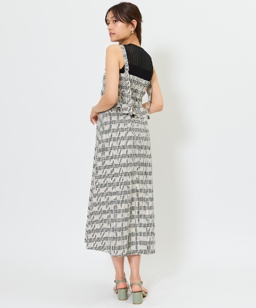 AND COUTURE(アンドクチュール)の「フロントレースアップチェックジャンスカ(ジャンパースカート・レディース・ベージュ系その他/ブラック系その他・FREE)」の9枚目の写真