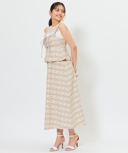 AND COUTURE(アンドクチュール)の「フロントレースアップチェックジャンスカ(ジャンパースカート・レディース・ベージュ系その他/ブラック系その他・FREE)」の19枚目の写真