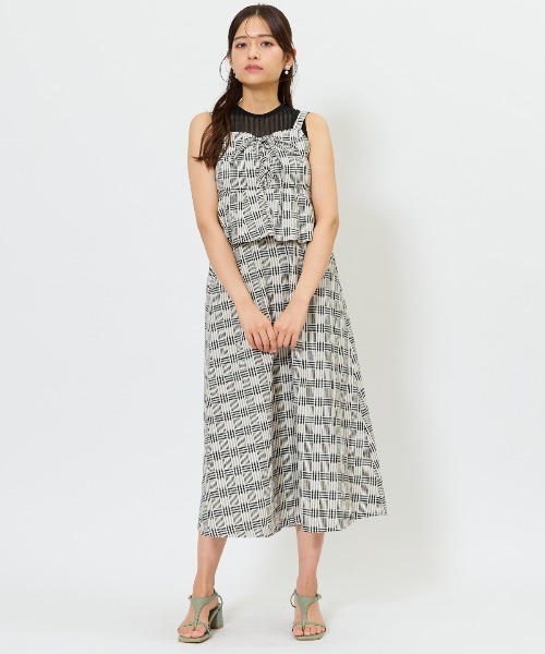 AND COUTURE(アンドクチュール)の「フロントレースアップチェックジャンスカ(ジャンパースカート・レディース・ベージュ系その他/ブラック系その他・FREE)」の5枚目の写真