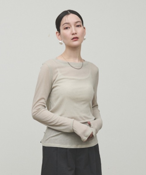 Lutim by u（ルチバイユー）の「Sheer rib loose cuff tops / シアーリブルーズカフスクルーネックトップス（Tシャツ/カットソー・レディース・クリーム/オフホワイト/ブラック/グレイッシュベージュ・FREE）」の5枚目の写真