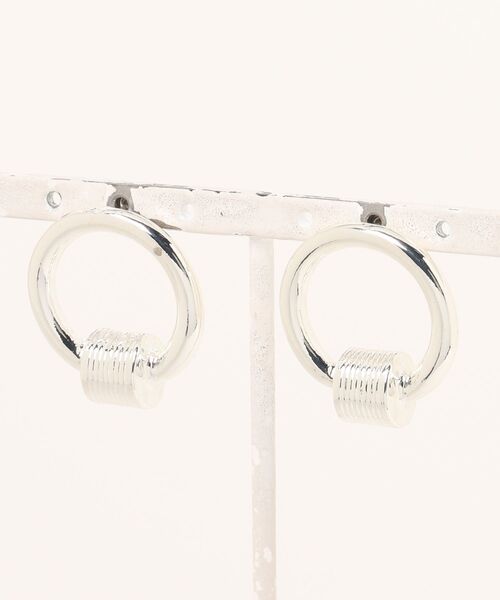big metal london(ビッグメタルロンドン)の「【金属アレルギー対応】スタッドピアス FAY CIRCLE STUD(ピアス(両耳用)・レディース・シルバー/ゴールド・FREE)」の2枚目の写真