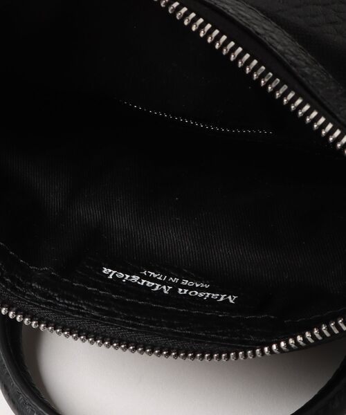 Maison Margiela(メゾンマルジェラ)の「Maison Margiela 5AC CLASSIQUE MINI(ショルダーバッグ・レディース・ブラック・FREE)」の5枚目の写真