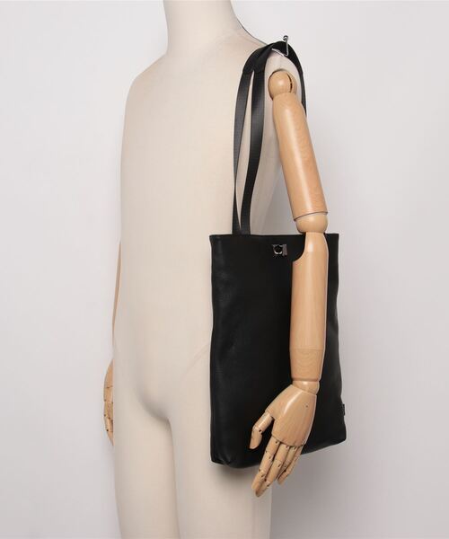 waku（ワク）の「WK-0101　waku　『KURO Series』 ひねり金具付きトート　※A4収納可（トートバッグ・メンズ・ブラック・FREE）」の13枚目の写真